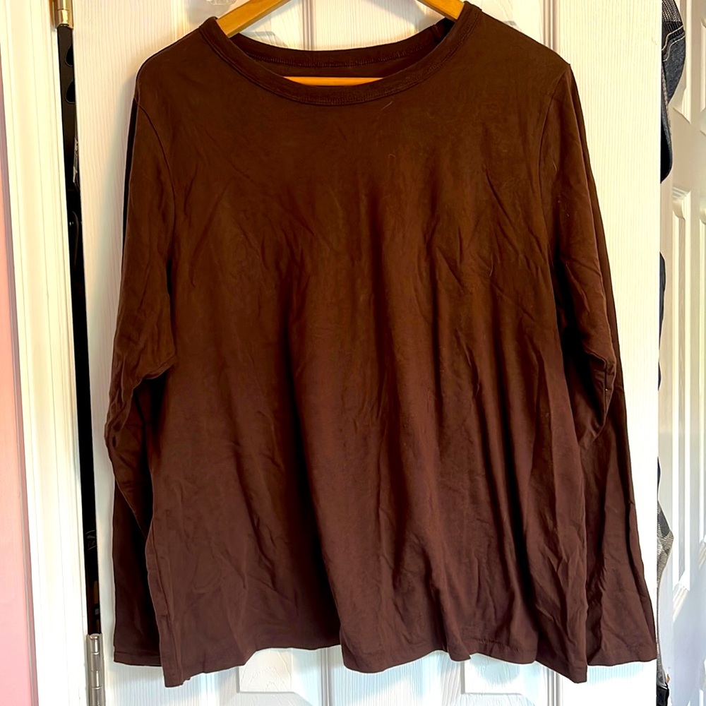 Old Navy Brown Everywhere tee. NWOT, XL